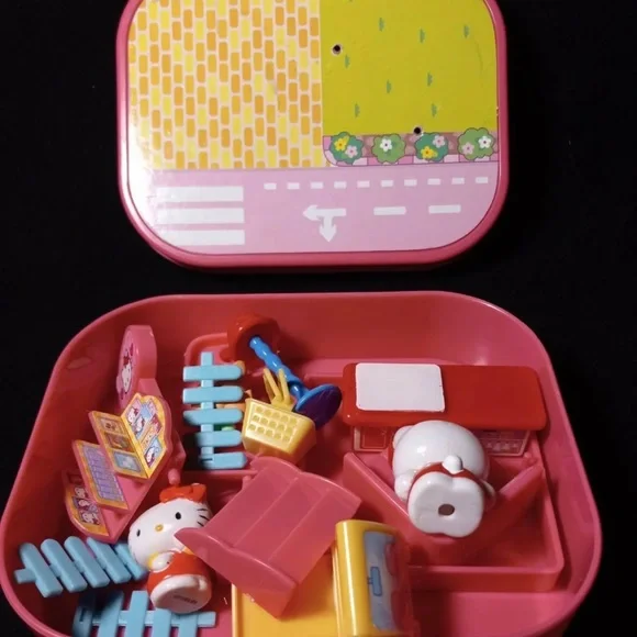 ❌SOLD❌Hello Kitty Playset With Carrying Case Sanrio 2007 Mini Play Set Toy - Picture 8 of 12